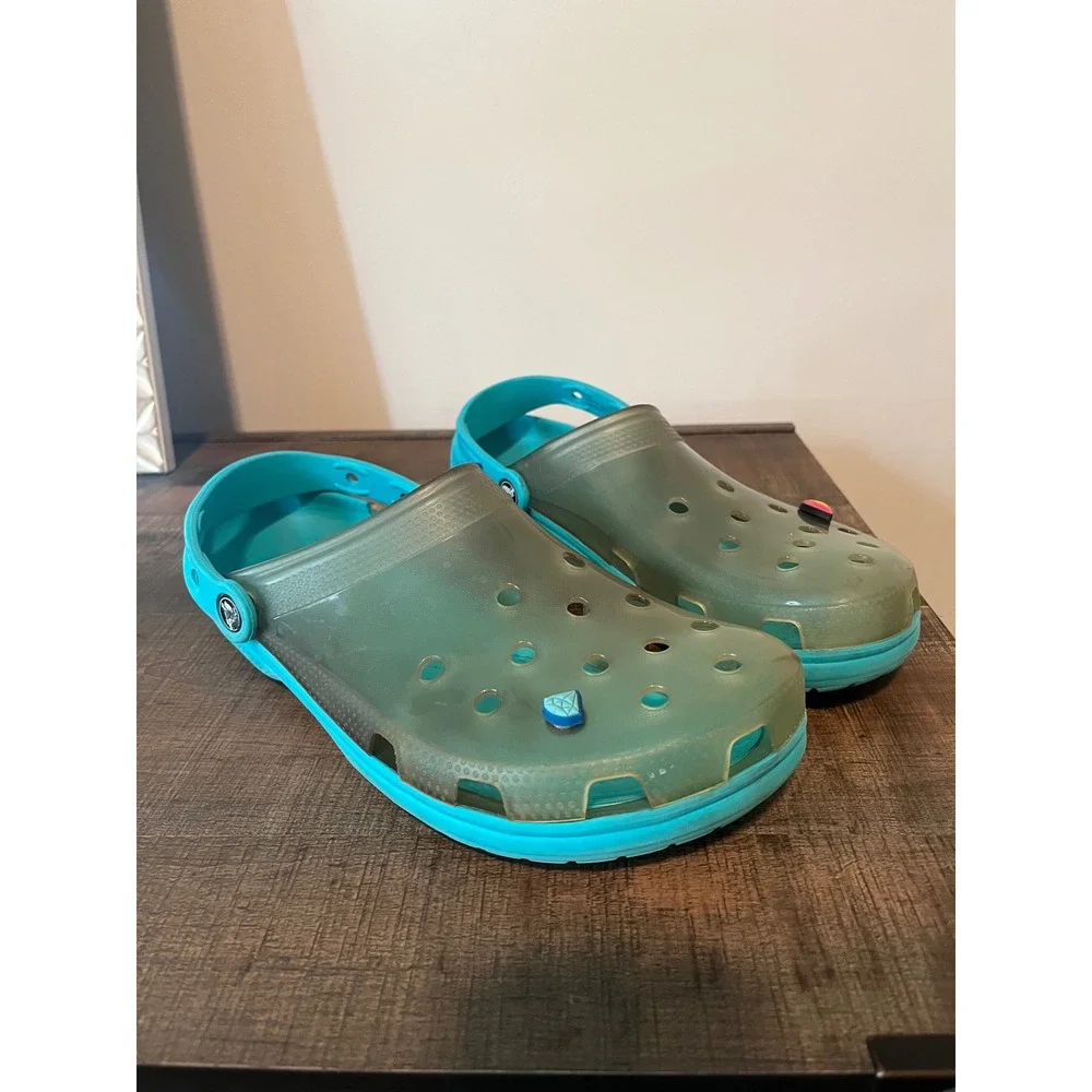 Crocs Classic Translucent Clog Digital Aqua Teal Jelly Mens 11 Jibbitz Charms